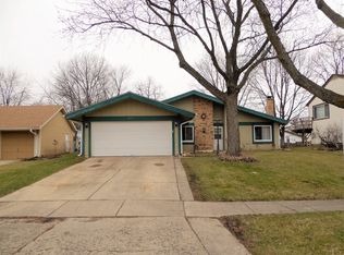 5852 Concord Ct, Hanover Park, IL 60133