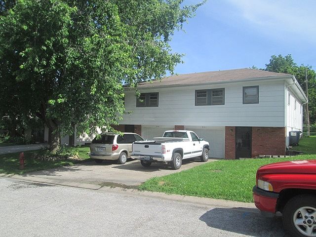 1st image of 216 E Pacific Dr