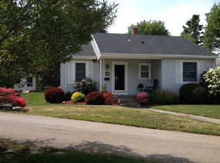 13 Deborah St, Narragansett, RI 02882