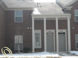 28220 S Pointe Ln, Chesterfield, MI 48051