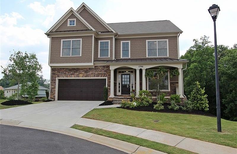 1st image of 1796 Grand Oaks Dr