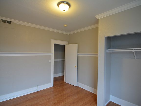 4th image of 1002 Earnest S Brazill St #12