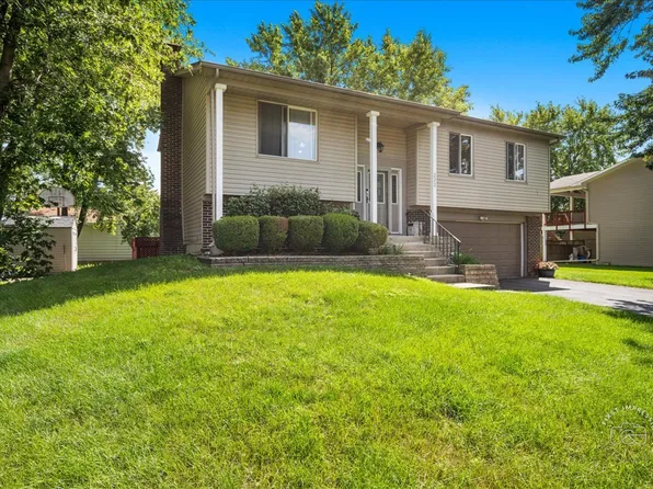 222 Aspen Ct, Bolingbrook, IL 60440