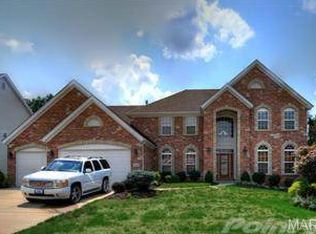 1630 Bentshire Ct, Ballwin, MO 63011