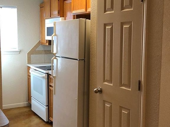 3rd image of 1402 Powder River Dr #A