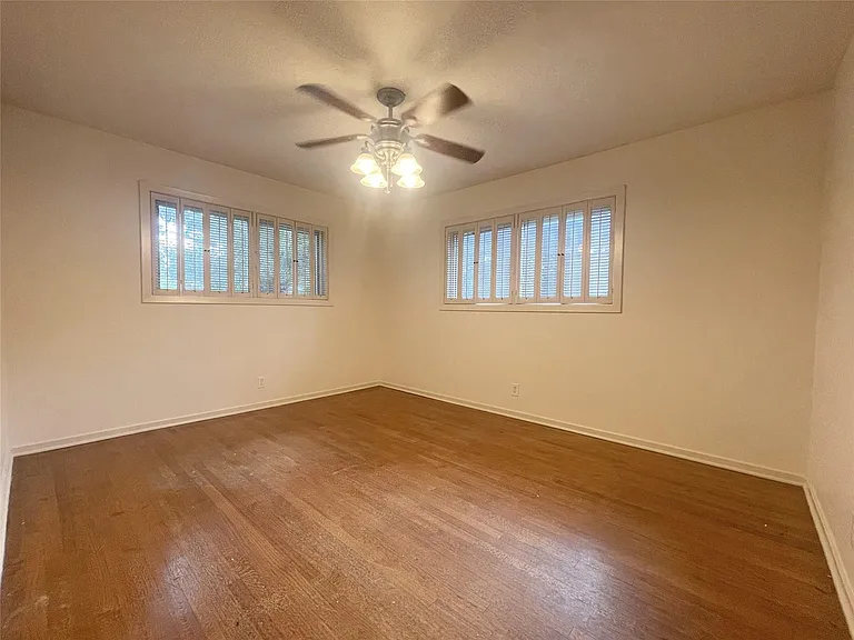 9655 Meadowcroft Dr — Photo 14