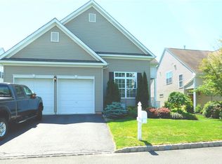 17 George W Helme Dr, Helmetta, NJ