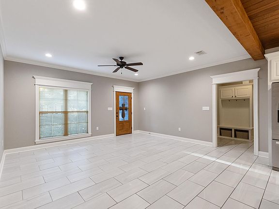 4th image of 23 Bridgefield Ct
