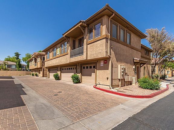 3rd image of 1225 N 36th St Unit 2095