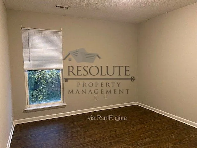 4200 Greencastle Ct #B — Photo 9