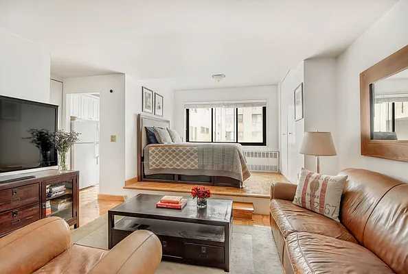 Sold by Compass | media 18