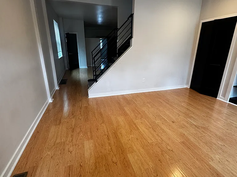 311 E 17th Ave — Photo 3
