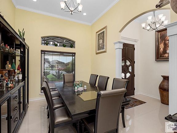 2nd image of 2475 Las Brisas