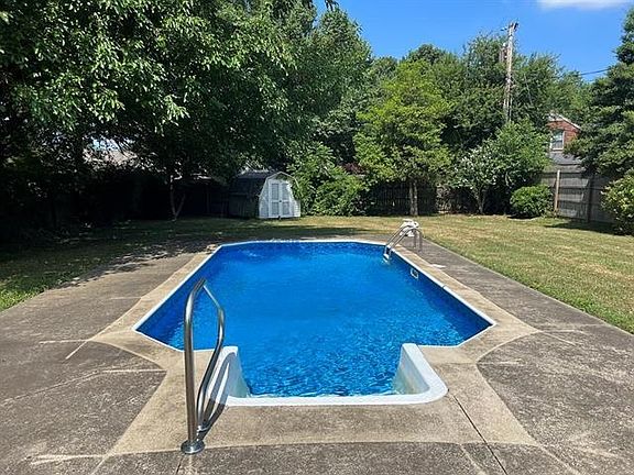 2nd image of 4008 S Griffith Ave