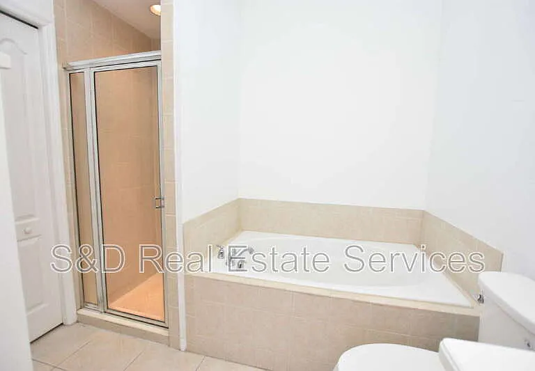 6352 Sedgeford Dr — Photo 15