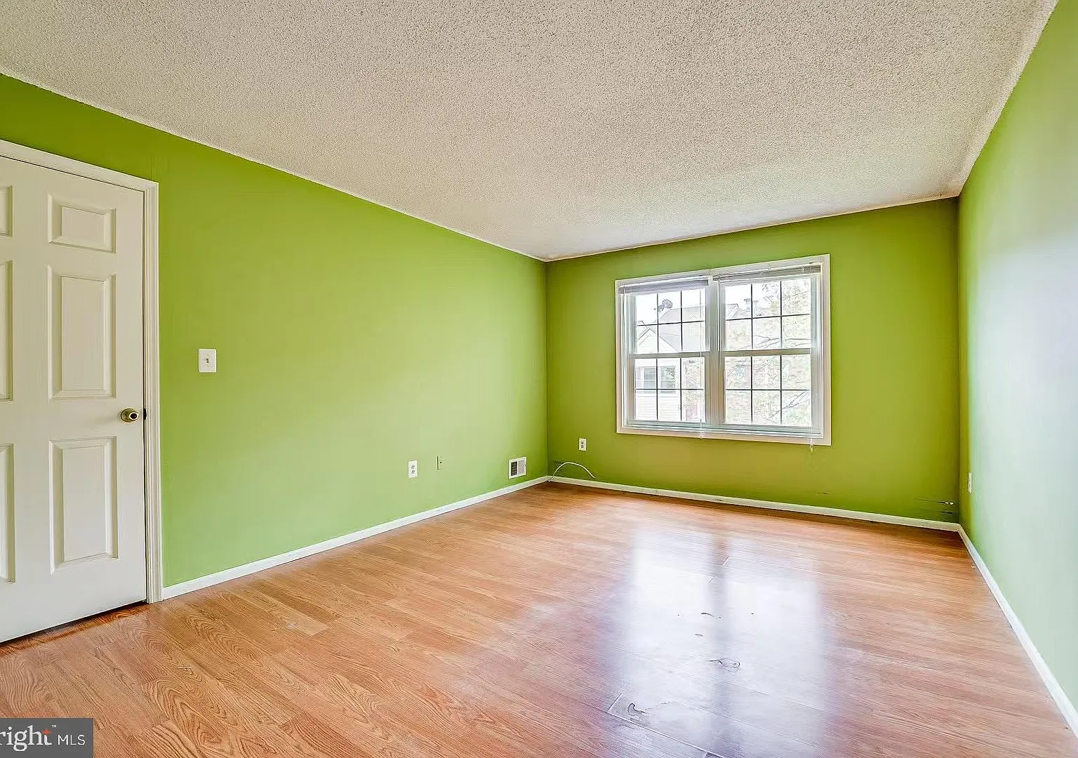2 bed, 2.0 bath, 1203 sqft, $2,350 — Photo 4