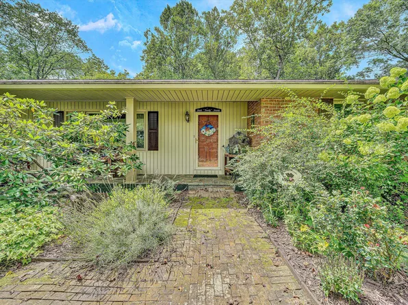 6536 Woodbrook Dr, Roanoke, VA 24018