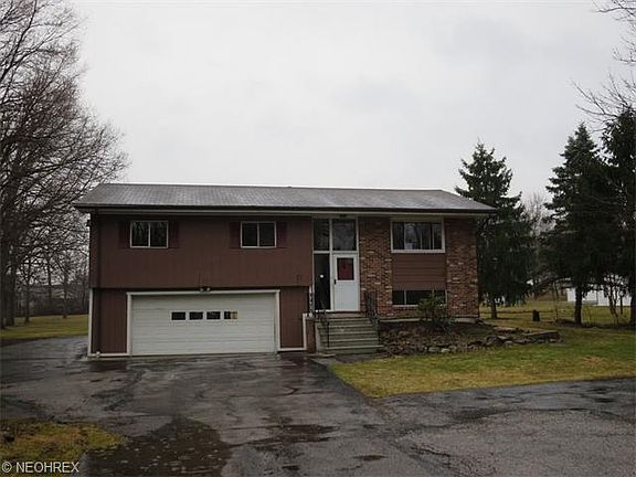 3rd image of 192 Hazel Dr
