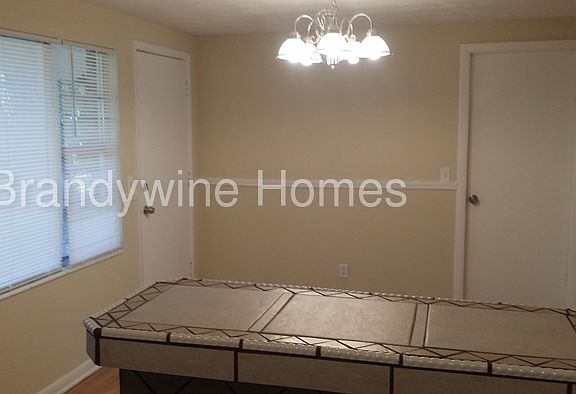 4th image of 6421 Manhattan Dr