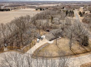 S43W27533 Country Ln, Waukesha, WI