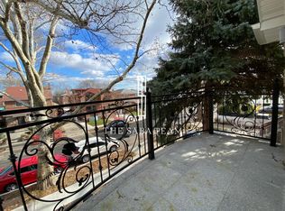 43-16 204th St #2, Bayside, NY 11361
