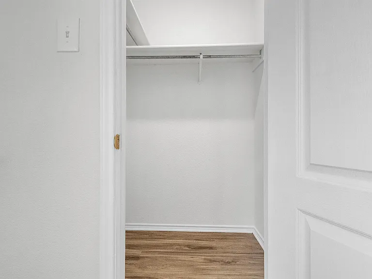 1413 Baffin Cv — Photo 29