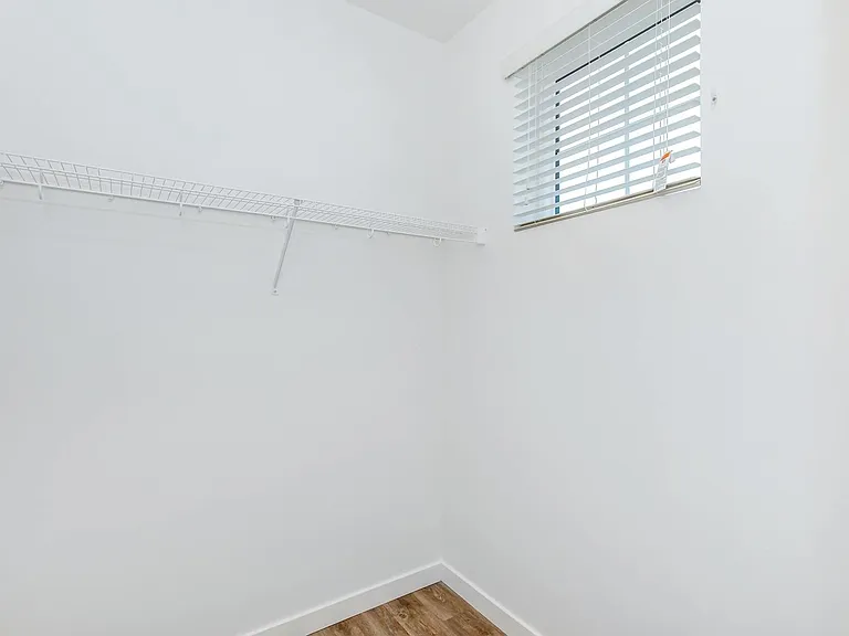 Mossdale Landing - Brand New Apartment Homes — Photo 18