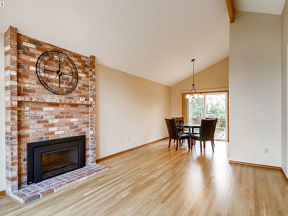 5th image of 2411 SE 152nd Ave