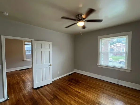 3507 Central Pl, Saint Louis, MO 63121