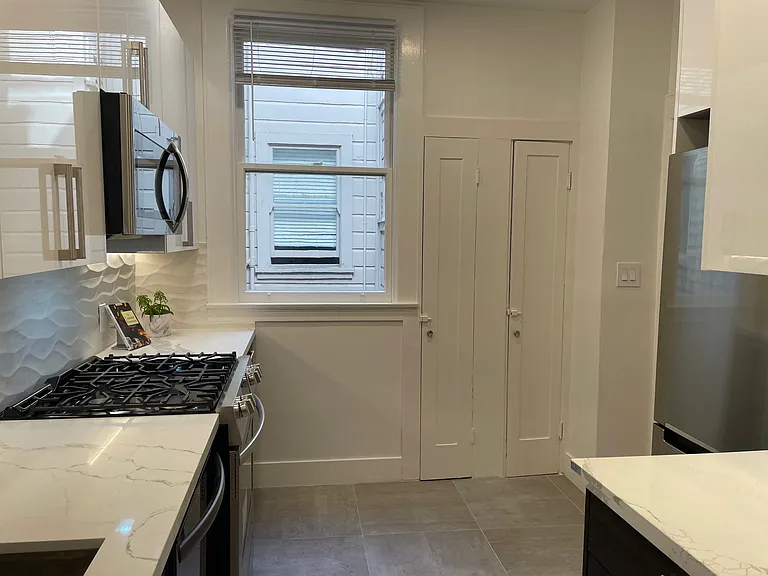 2785 Green St #2 — Photo 5