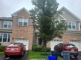 30 Wlodarczyk Pl, Parlin, NJ 08859