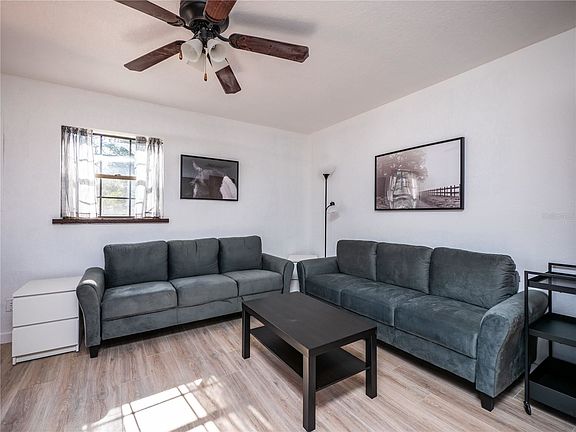 5th image of 10492 NE 29th Ave