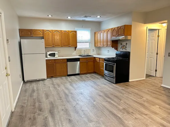 56 Library St APT 3, Chelsea, MA 02150