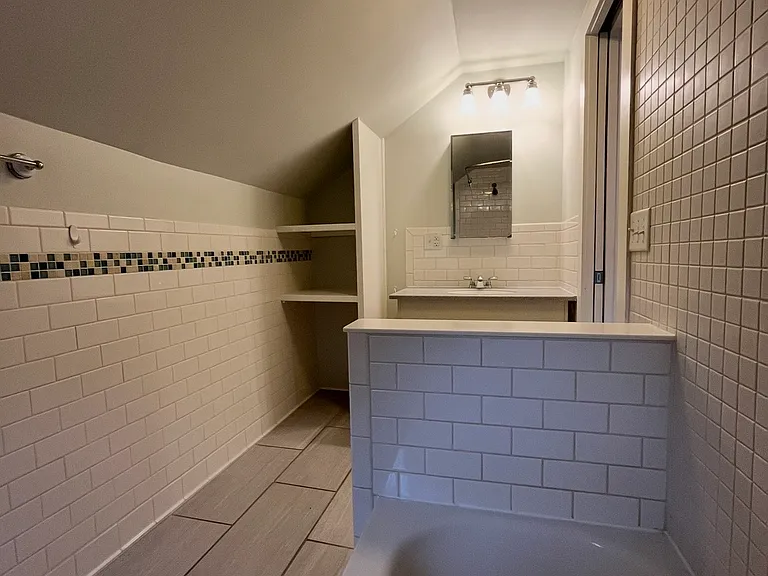 709 N Tioga St — Photo 12