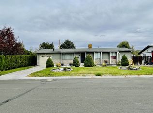 934 Country Club Dr, Elko, NV 89801