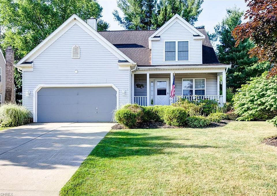 1st image of 221 Woodbridge Ln