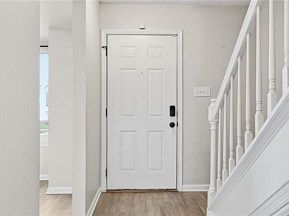 3rd image of 1626 Jameson Dr