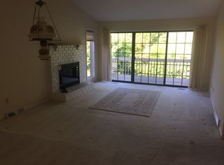 1381 Suncrest Dr NE, Grand Rapids, MI 49525