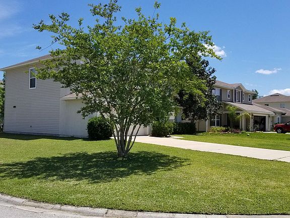 3rd image of 262 Cezanne Cir