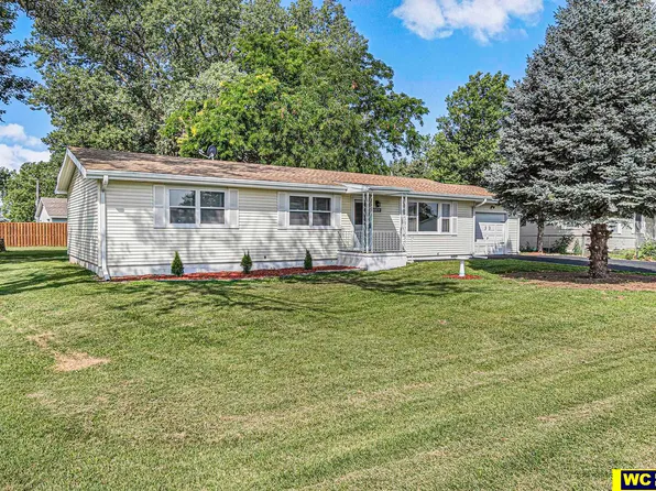 4809 Lakeland Dr, Blair, NE 68008