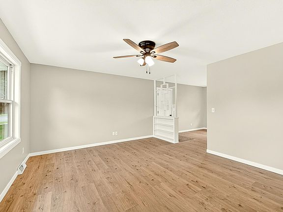 5th image of 310 4th St NE