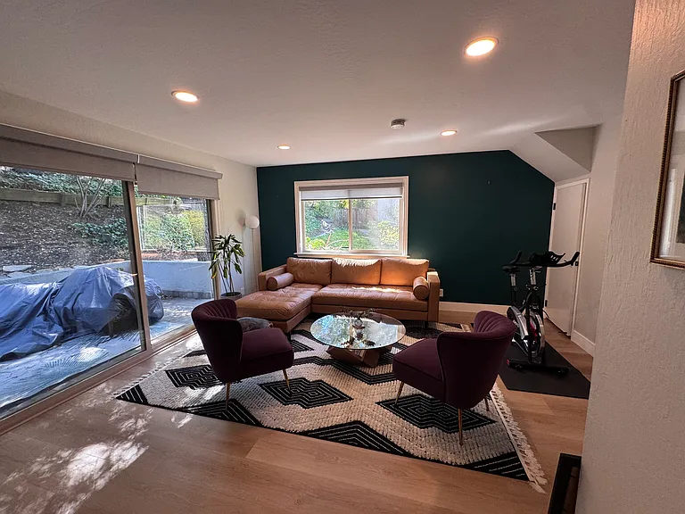 Large living room facing the large back patio