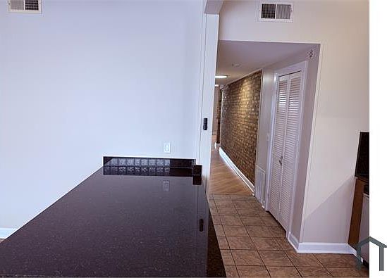 4th image of 1433 E 67th Pl Unit 3
