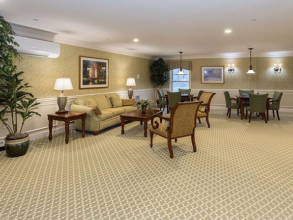 4th image of 490 Main St Unit 201