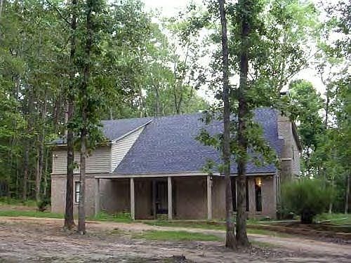 1st image of 224 White Oak Ln