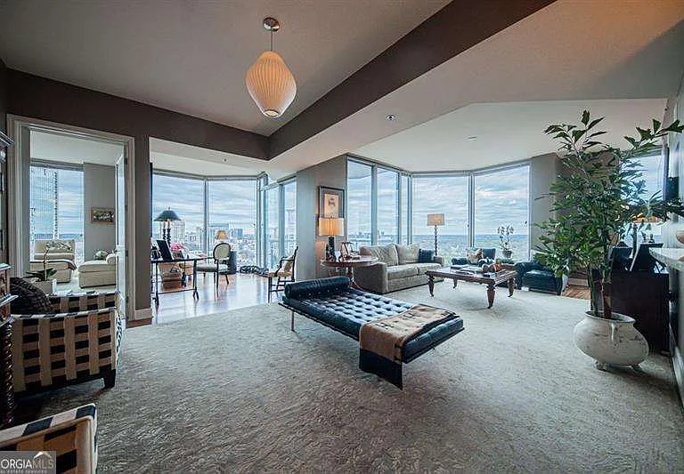 2795 Peachtree Rd NE #1909 — Photo 4