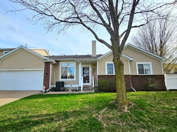 5500 Longview Ct Unit 8, Johnston, IA 50131