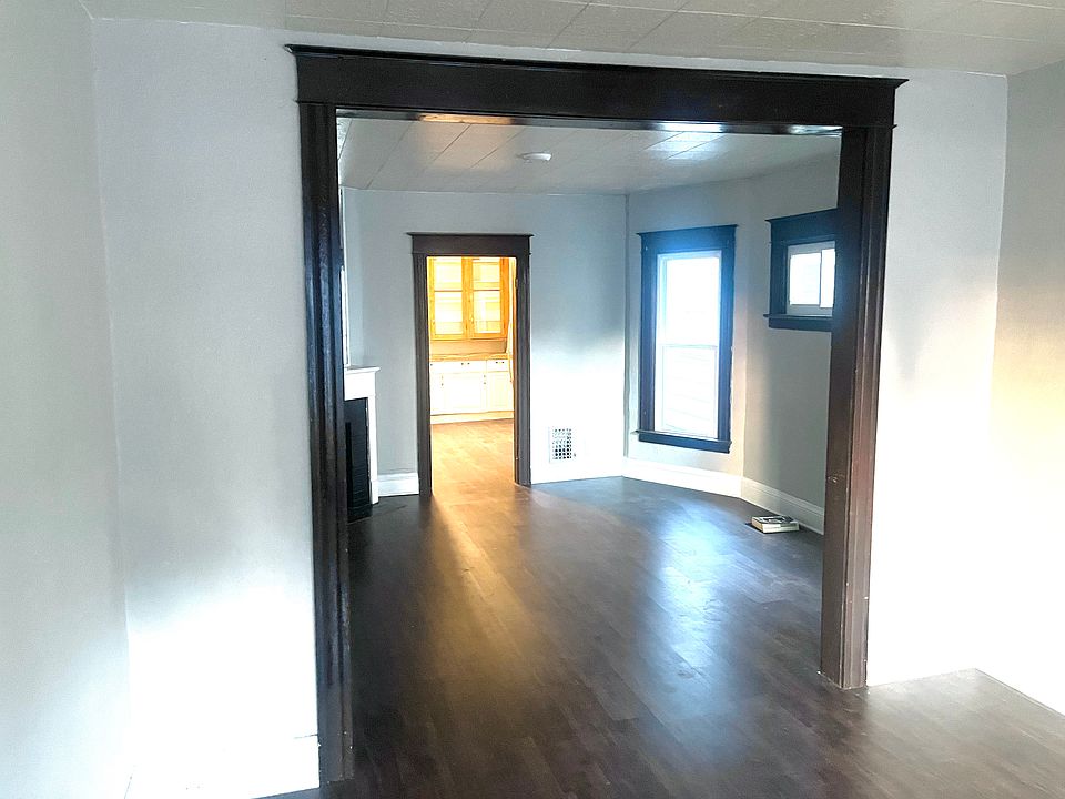 1st image of 84 Parkview Ave #1