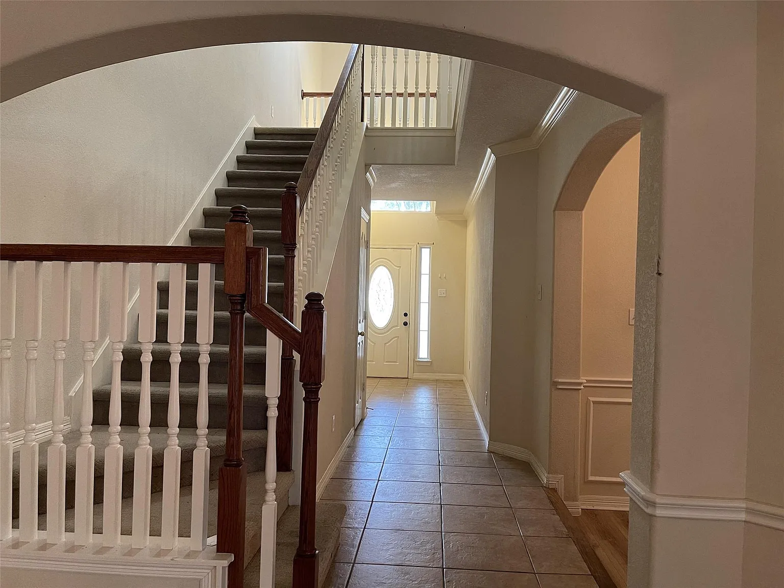 3 bed, 2.5 bath, 2132 sqft, $2,400 — Photo 3