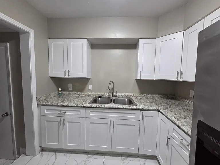 1706 Echles St — Photo 15
